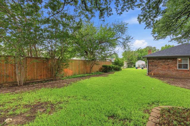 2604 Meadow Place, Bedford, TX 76021
