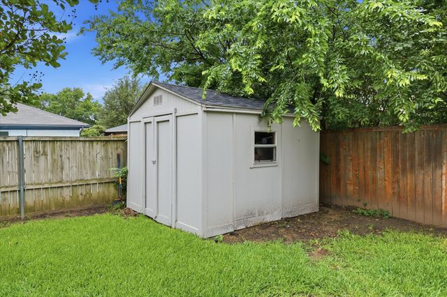 2604 Meadow Place, Bedford, TX 76021