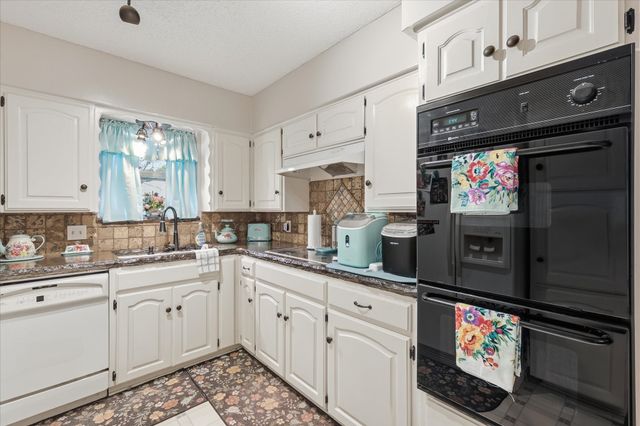 2604 Meadow Place, Bedford, TX 76021