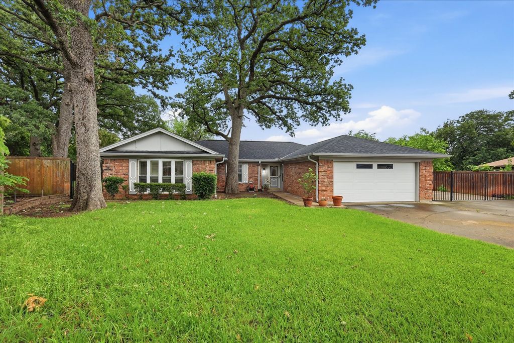 2604 Meadow Place, Bedford, TX 76021