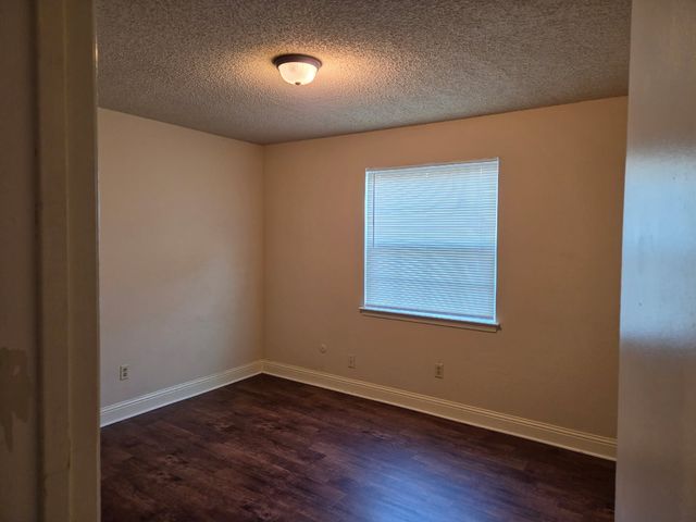 7326 NE Loop 820, North Richland Hills, TX 76180