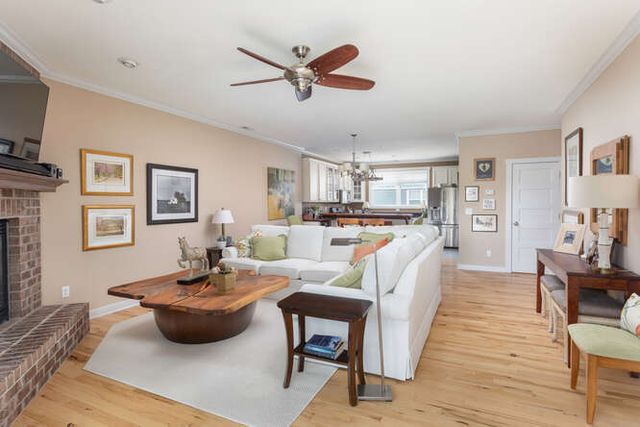 11 River Row, Ottawa, IL 61350