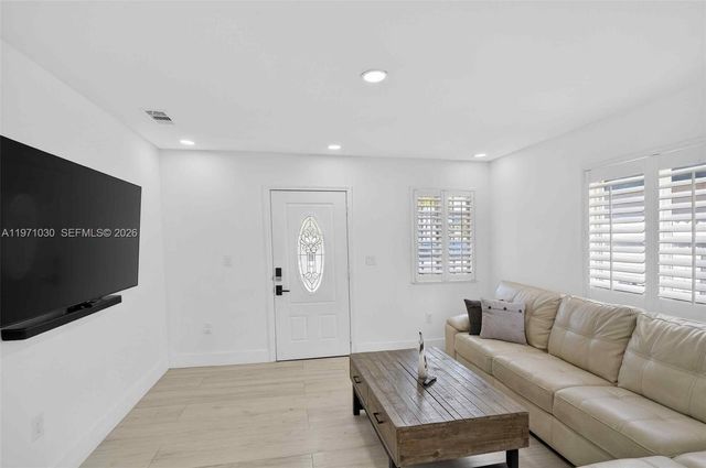 13758 SW 160th Ter, Miami, FL 33177