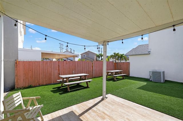 13758 SW 160th Ter, Miami, FL 33177