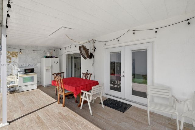 13758 SW 160th Ter, Miami, FL 33177