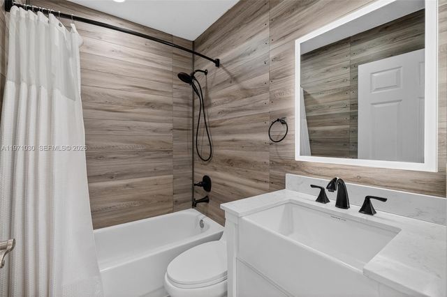 13758 SW 160th Ter, Miami, FL 33177