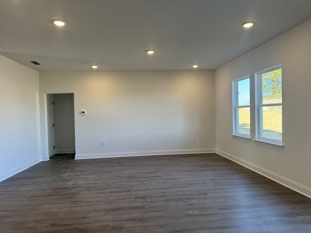 131 Dahlia Dr, La Vergne, TN 37086