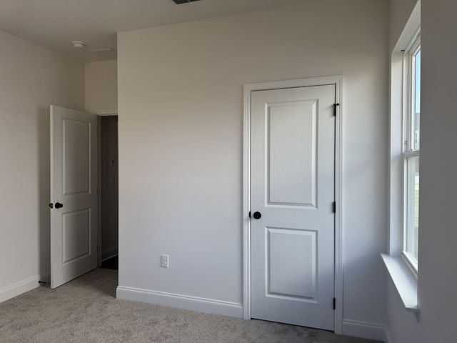 131 Dahlia Dr, La Vergne, TN 37086