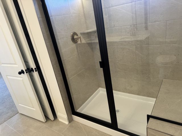 131 Dahlia Dr, La Vergne, TN 37086