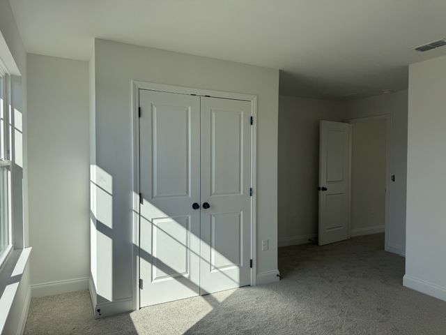 131 Dahlia Dr, La Vergne, TN 37086