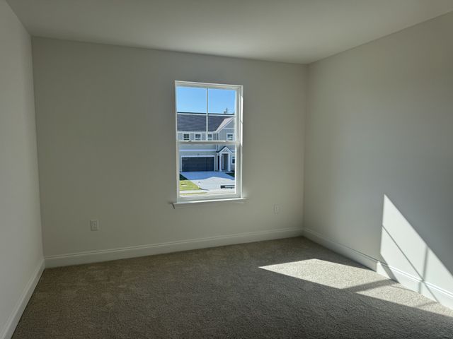 131 Dahlia Dr, La Vergne, TN 37086