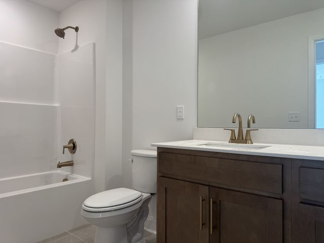 131 Dahlia Dr, La Vergne, TN 37086