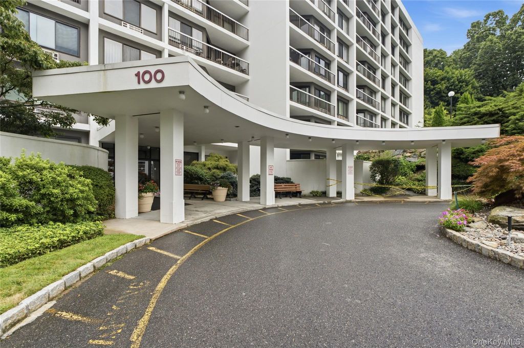 100 High Point Drive 710, Hartsdale, NY 10530 — photo 2