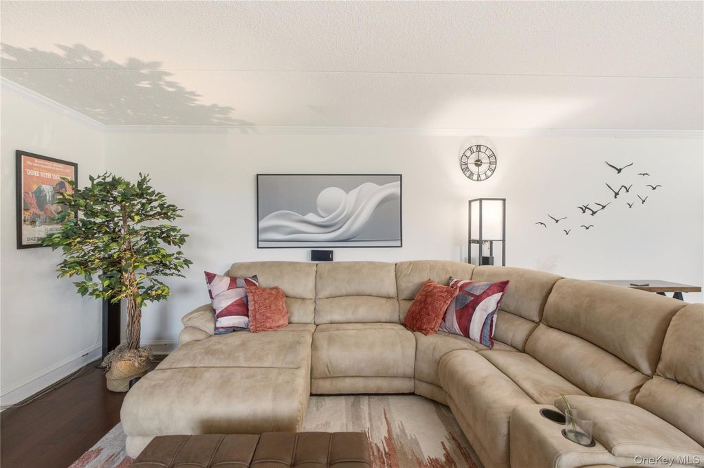 100 High Point Drive 710, Hartsdale, NY 10530 — photo 5