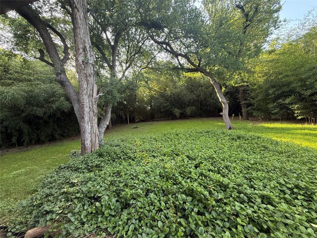 10208 Lake Gardens, Dallas, TX 75218
