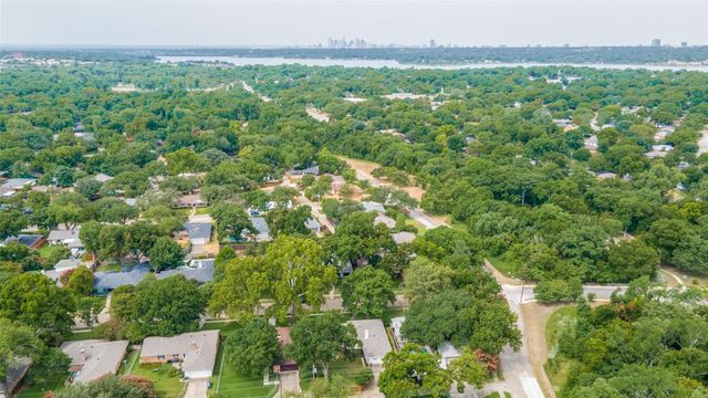 10208 Lake Gardens, Dallas, TX 75218