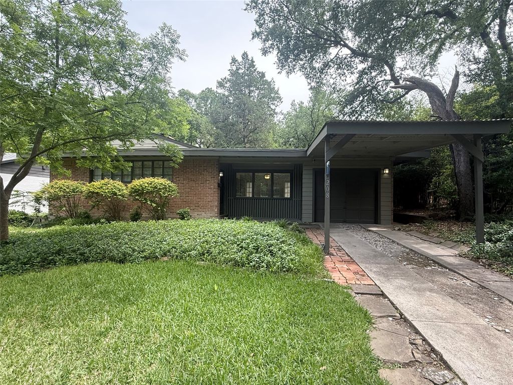 10208 Lake Gardens, Dallas, TX 75218