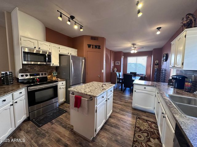 11011 N ZEPHYR Drive 112, Fountain Hills, AZ 85268