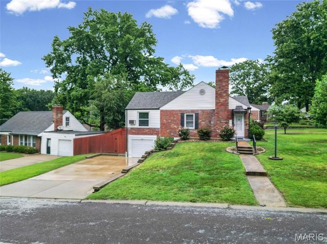7045 Deerpath Drive, Affton, MO 63123