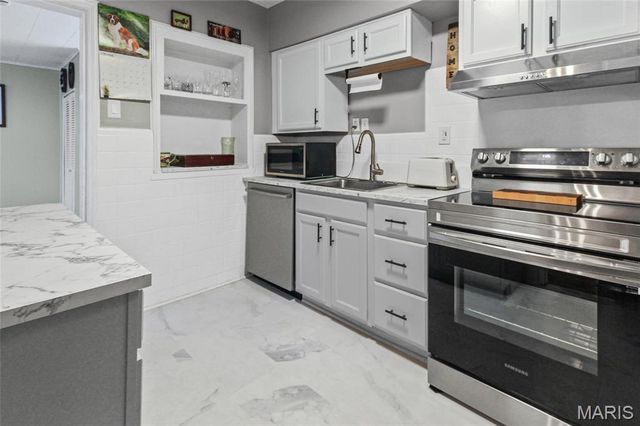 7045 Deerpath Drive, Affton, MO 63123