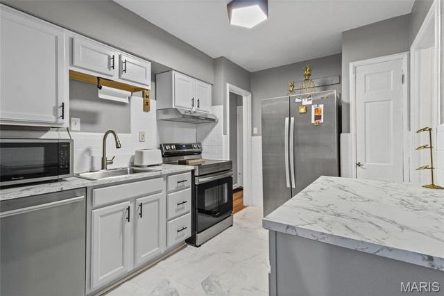 7045 Deerpath Drive, Affton, MO 63123