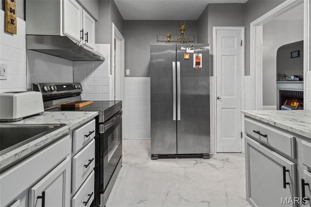 7045 Deerpath Drive, Affton, MO 63123