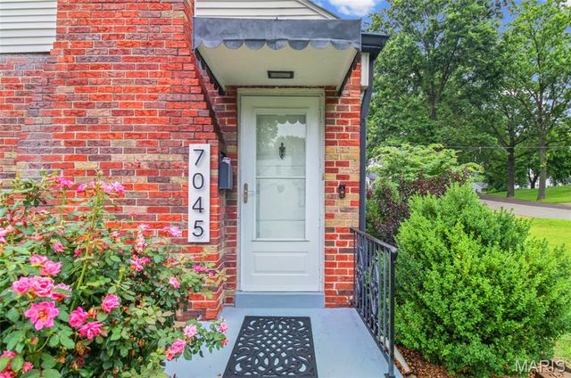 7045 Deerpath Drive, Affton, MO 63123