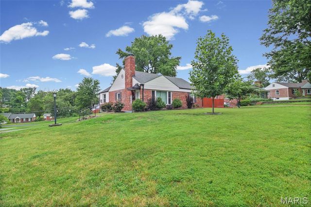 7045 Deerpath Drive, Affton, MO 63123