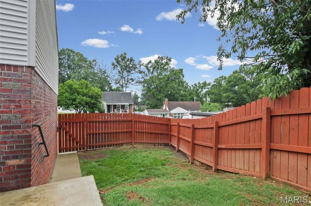 7045 Deerpath Drive, Affton, MO 63123