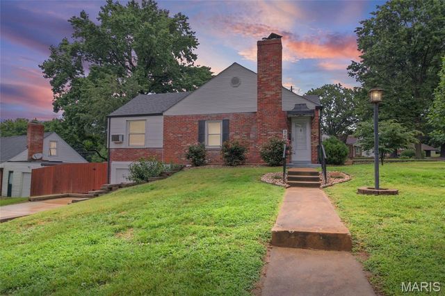 7045 Deerpath Drive, Affton, MO 63123