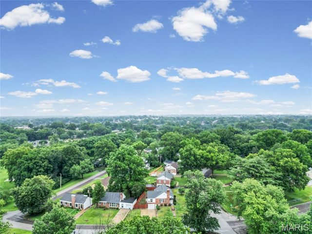 7045 Deerpath Drive, Affton, MO 63123