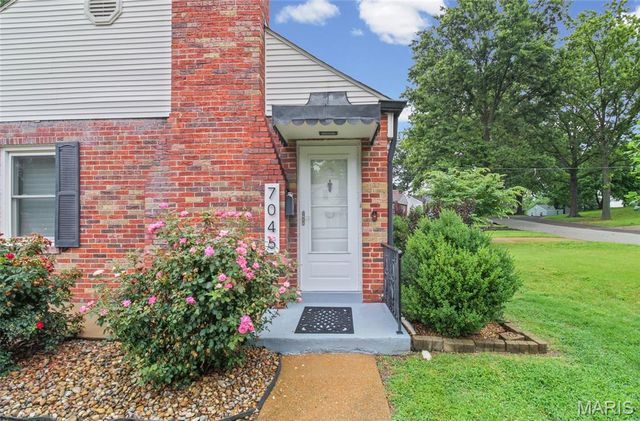 7045 Deerpath Drive, Affton, MO 63123