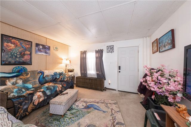 4420-4422 Walnut St, Versailles Boro, PA 15132