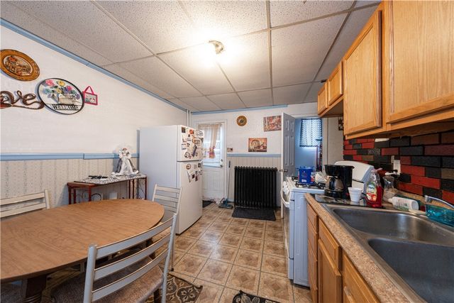 4420-4422 Walnut St, Versailles Boro, PA 15132