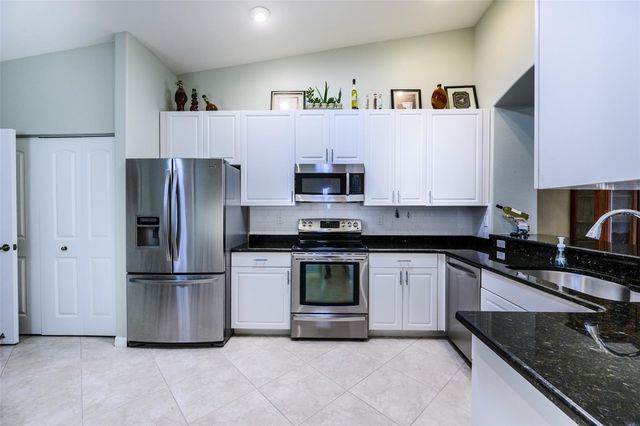 327 MONACO DRIVE 12, Punta Gorda, FL 33950