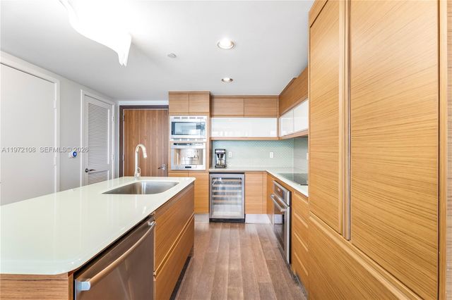 5875 Collins Ave 1004, Miami Beach, FL 33140