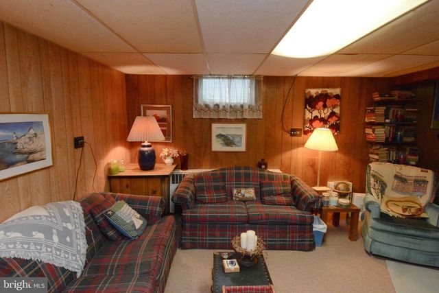419 CONTINENTAL RD, Hatboro, PA 19040