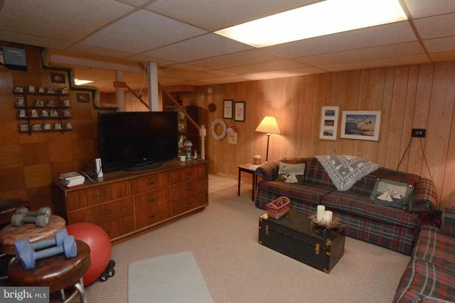 419 CONTINENTAL RD, Hatboro, PA 19040
