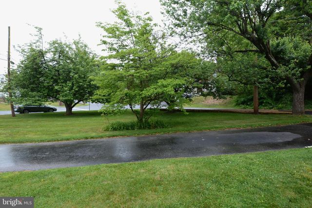 419 CONTINENTAL RD, Hatboro, PA 19040