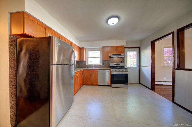 75 Farnum Boulevard, Franklin Square, NY 11010
