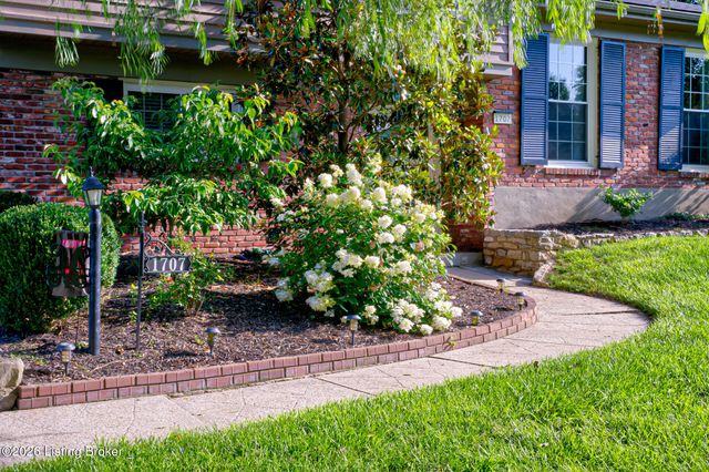 1707 Calder Ct, Louisville, KY 40205
