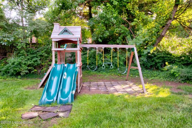 1707 Calder Ct, Louisville, KY 40205