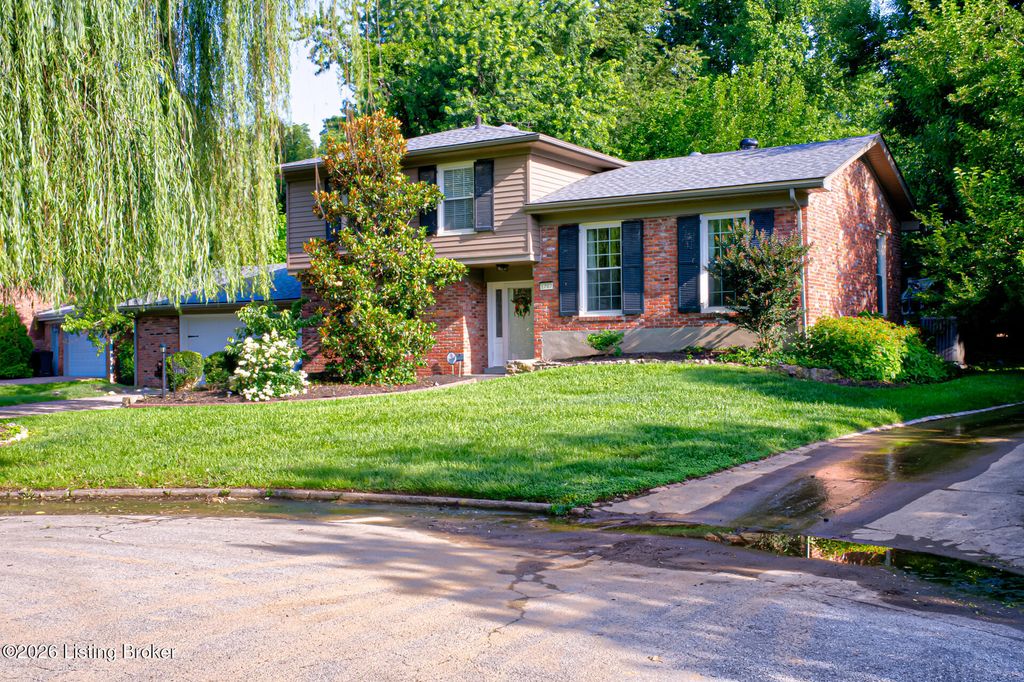 1707 Calder Ct, Louisville, KY 40205