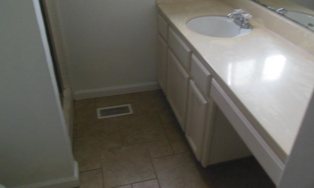 7722 Stueben Way, Stockton, CA 95207