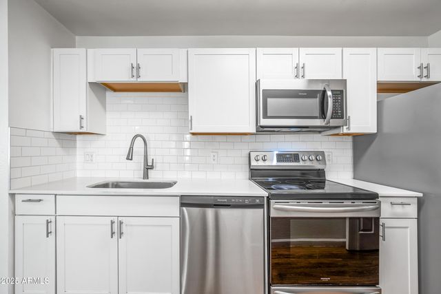 3065 N 67TH Avenue 202, Phoenix, AZ 85033