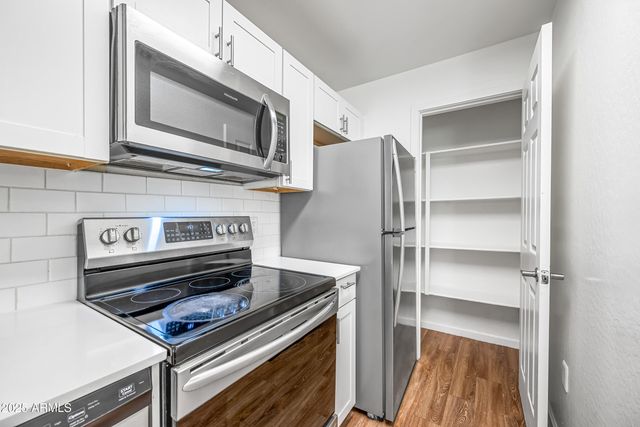 3065 N 67TH Avenue 202, Phoenix, AZ 85033