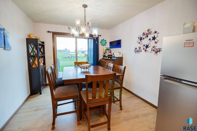 2505 S Kinderhook Ave, Sioux Falls, SD 57106