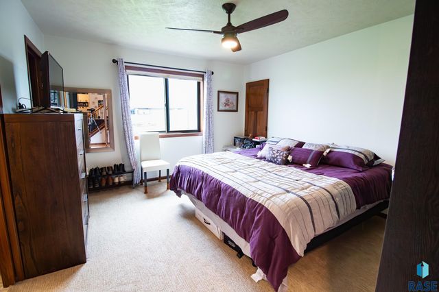 2505 S Kinderhook Ave, Sioux Falls, SD 57106