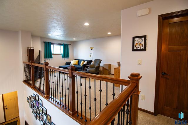 2505 S Kinderhook Ave, Sioux Falls, SD 57106