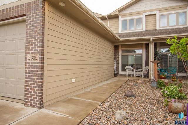 2505 S Kinderhook Ave, Sioux Falls, SD 57106